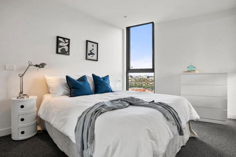 Art Deco - City View Nest - Foster Accommodation 2
