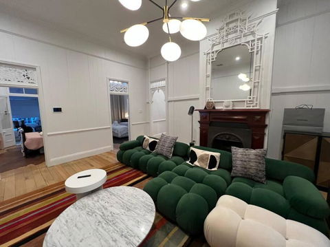Artists Residence - Foster Accommodation 0