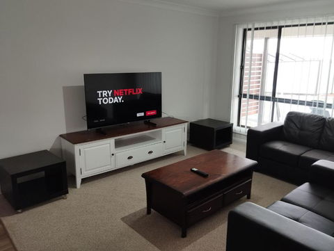 Ascot Gardens Serviced Apartments - Foster Accommodation 4
