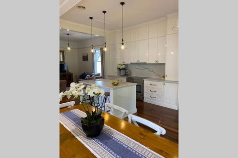 Ashbrooke Cottage - Foster Accommodation 0