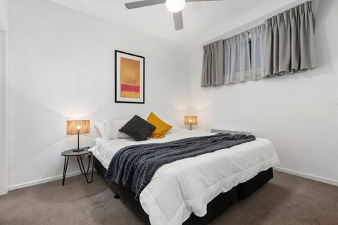 Astral Apartments. Spacious 2 Bed, 2 Bath Apartment In A Great Location. - Foster Accommodation 4