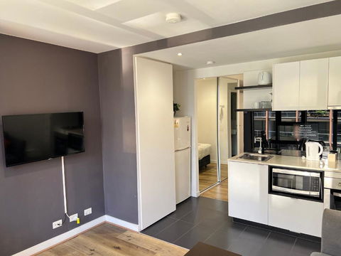 Aura On Flinders Serviced Apartments - Foster Accommodation 1