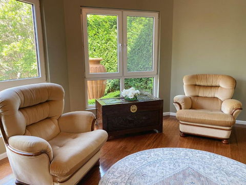 Aussie Escape Poolside Comfort And Relaxation - Foster Accommodation 2