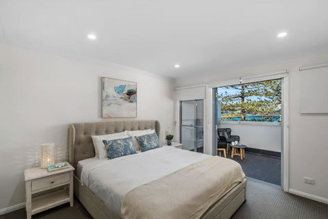 Austi Beach Escape - A Dreamy Oceanfront Haven - Foster Accommodation 1