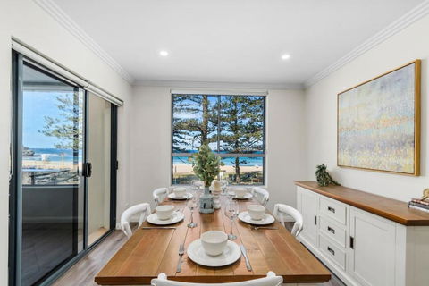Austi Beach Escape - A Dreamy Oceanfront Haven - Foster Accommodation 3