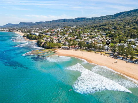 Austi Beach Escape - A Dreamy Oceanfront Haven - Foster Accommodation 4