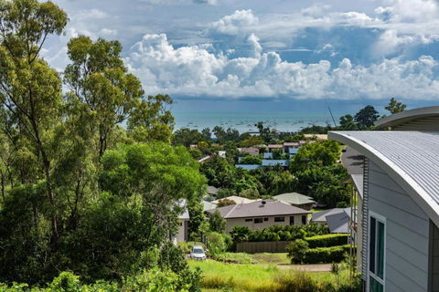 Austinmer - Cannonvale - Foster Accommodation 2