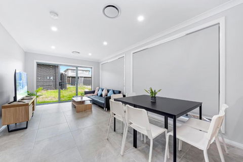 Austral Brand New 3Br House With WiFi & Parking - Foster Accommodation 4