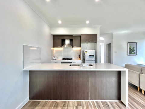 Austral Brand New Modern 4 Br Home - Foster Accommodation 4