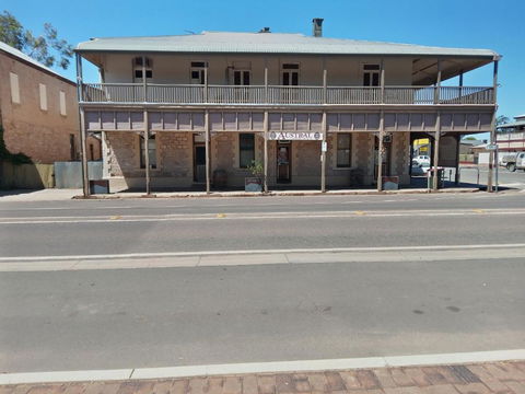 Austral Inn - Foster Accommodation 0