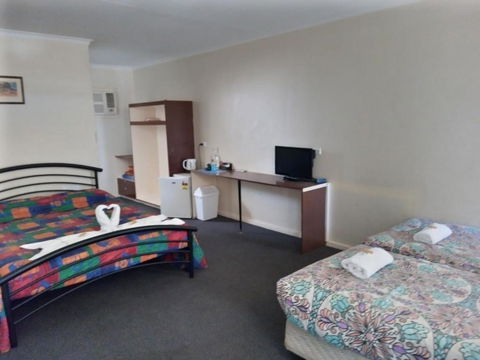 Austral Inn - Foster Accommodation 1