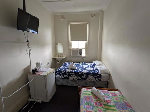 Australian Hotel - Foster Accommodation 2