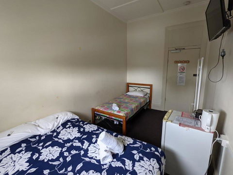 Australian Hotel - Foster Accommodation 3
