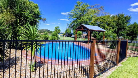 Australian Homestead Motor Lodge - Foster Accommodation 4