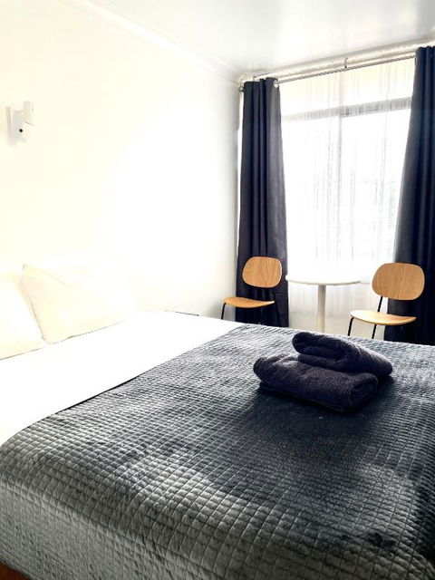 Avenue Motel - Foster Accommodation 0