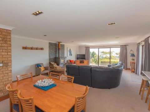 Aviemore 4 14 Cobbodah Street - Foster Accommodation 2