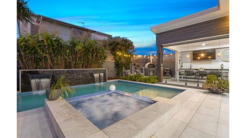 Avoca Beach Retreat - Foster Accommodation 1