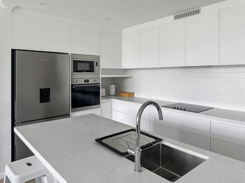 Avoca Coastal Retreat - Unit 13 Avoca Palms Resort - Foster Accommodation 4