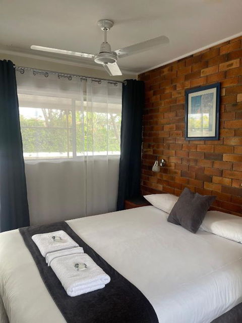 Avocado Motor Inn - Foster Accommodation 1