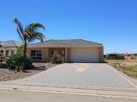 Avventura - Foster Accommodation 2