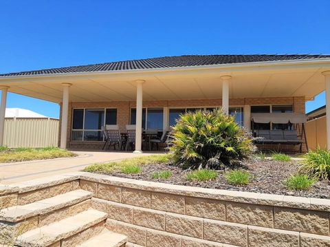 Avventura - Foster Accommodation 3