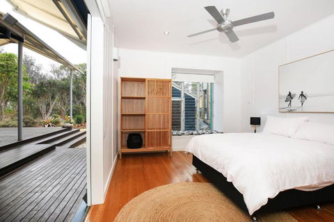 Ayana - Pet Friendly - Directly Opposite Beach - Fireplace - Foster Accommodation 3