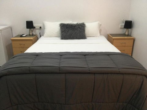Ayrline Motel - Foster Accommodation 3