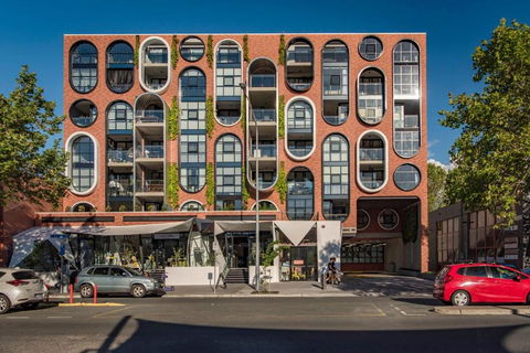 Awesome Brooklyn Inspired Stay - Mt Ainslie View - Foster Accommodation 0
