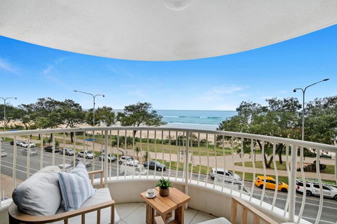 Athena By The Sea Luxurious Beachfront Retreat - CoastHM - Foster Accommodation 0