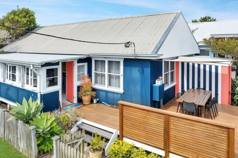 Avalon Vintage Beachside Family Getaway - Foster Accommodation 0