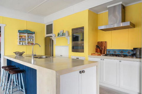 Avalon Vintage Beachside Family Getaway - Foster Accommodation 4