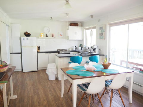 At The Beach - Foster Accommodation 0