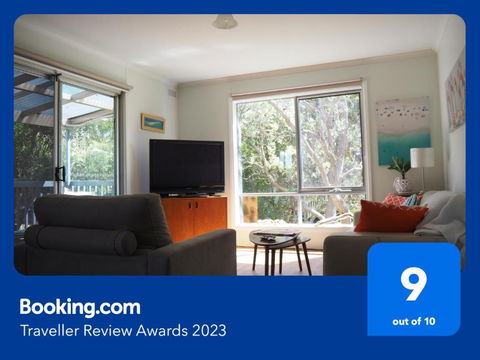 At The Beach - Foster Accommodation 3