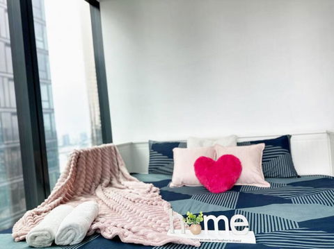 AUS 3415 - 2BR Luxurious Suite FREE PARKING Near Yarra River And Crown - Foster Accommodation 3