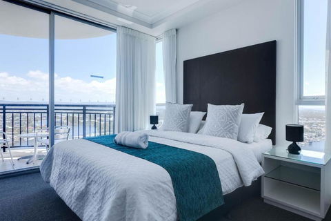 Apartment With Ocean Views - Foster Accommodation 3