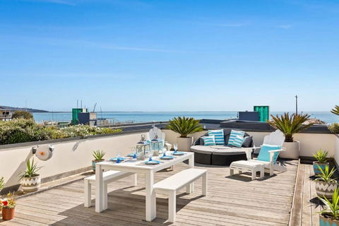 Azure Bliss Luxe With Water Views Walk To Beach - Foster Accommodation 1