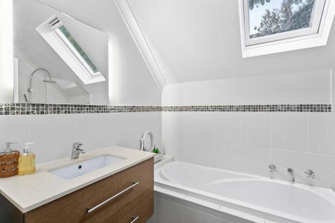 BARIS - Bariston Avenue Cremorne - Foster Accommodation 4