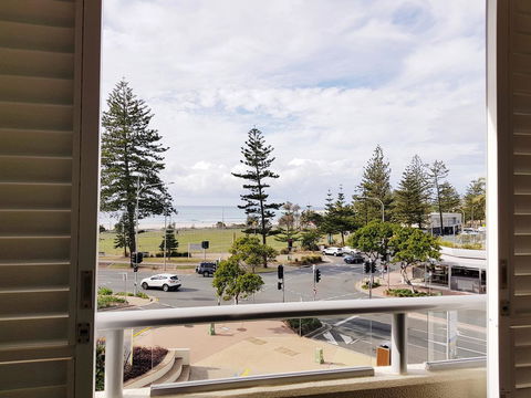 Blue C Coolangatta - Foster Accommodation 5