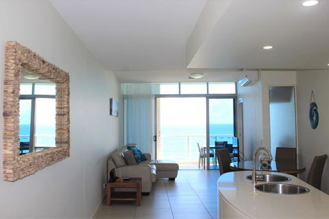 Blue C Coolangatta - Foster Accommodation 28