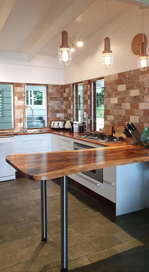 Cairns Beach House Our Oasis - Foster Accommodation 1