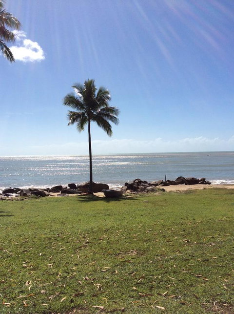 Cairns Beach House Our Oasis - Foster Accommodation 3