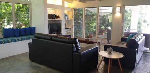 Cairns Beach House Our Oasis - Foster Accommodation 13