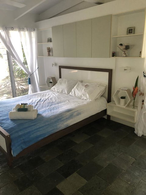 Cairns Beach House Our Oasis - Foster Accommodation 19