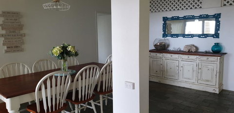 Cairns Beach House Our Oasis - Foster Accommodation 15