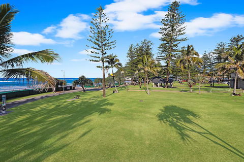 Pacific Regis Beachfront Holiday Apartments - Foster Accommodation 15