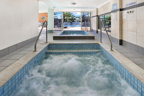Pacific Regis Beachfront Holiday Apartments - Foster Accommodation 5