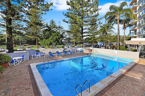 Pacific Regis Beachfront Holiday Apartments - Foster Accommodation 4
