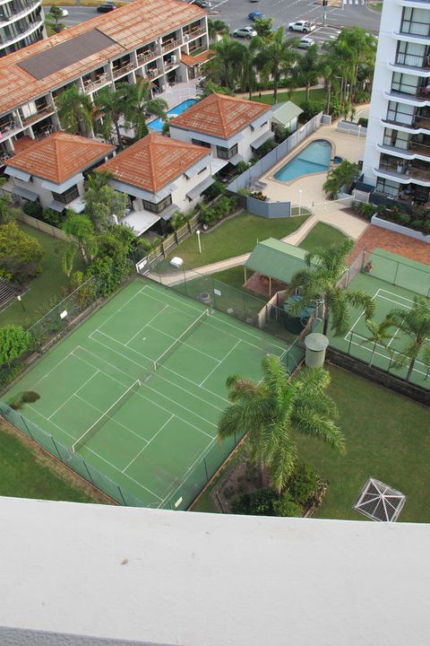 Pacific Regis Beachfront Holiday Apartments - Foster Accommodation 6