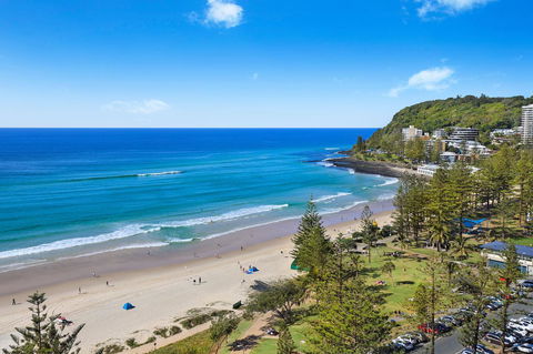 Pacific Regis Beachfront Holiday Apartments - Foster Accommodation 0