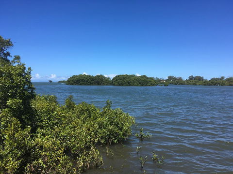 Absolute Waterfront - Foster Accommodation 11